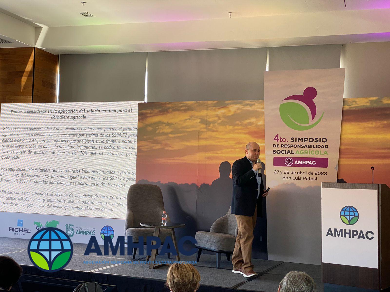 Gustavo exponiendo (3) - copia